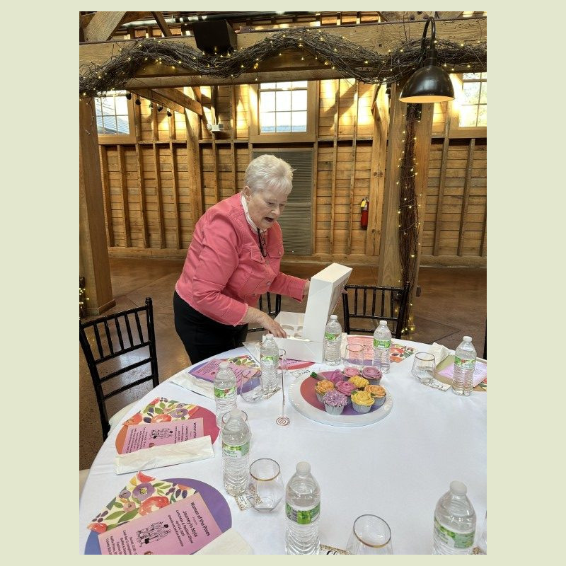 Susan Underwood, table setting and center piece dessert.
